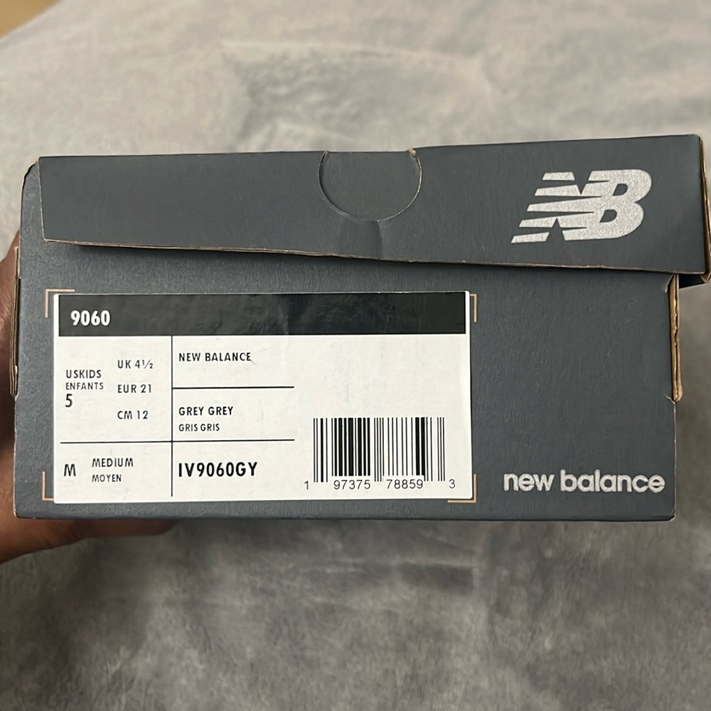 NB IV9069GY